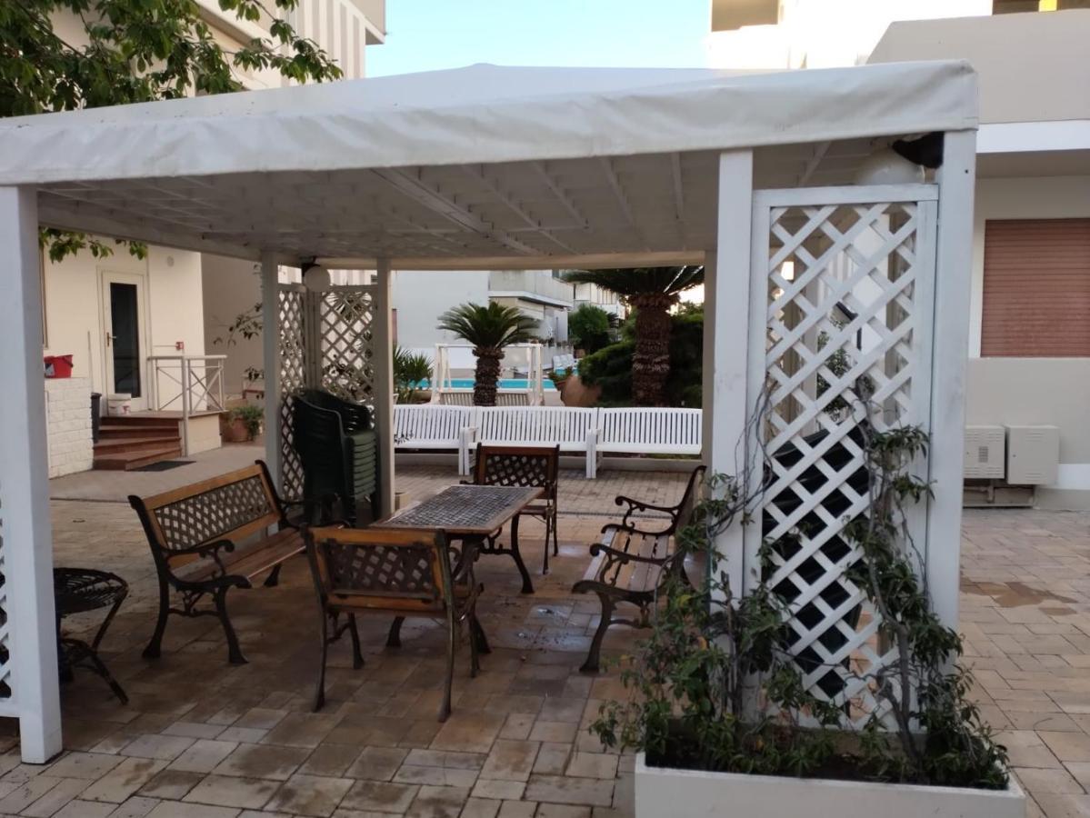 ألبا أدرياتيكا Claudia Residence المظهر الخارجي الصورة